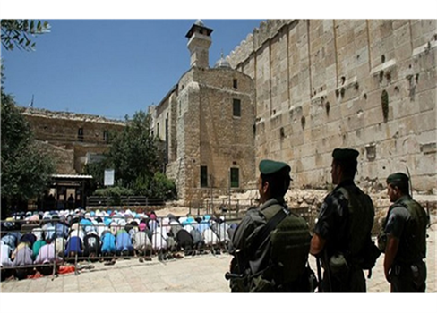 الاحتلال الإسرائيلي يواصل منع الفلسطينيين من رفع الآذان في الحرم الإبراهيمي
