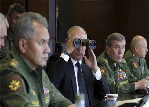صحيفة: روسيا تفضح ضعفها بالمناورات العسكرية المتكررة