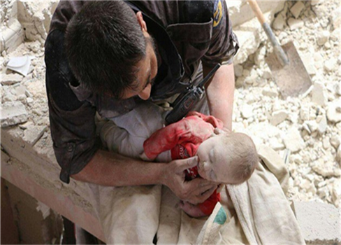 أم وأطفالها الستة آخر ضحايا القصف الروسي على إدلب 