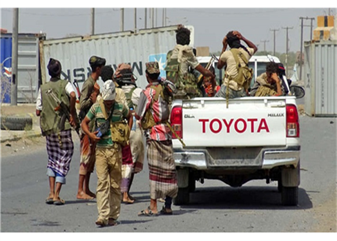 اشتباكات عنيفة بين قوات الشرعية والحوثيين في الحديدة