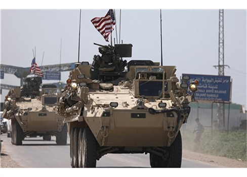 الجيش الأمريكي يحافظ على تمركزه بجانب آبار النفط شرق سوريا