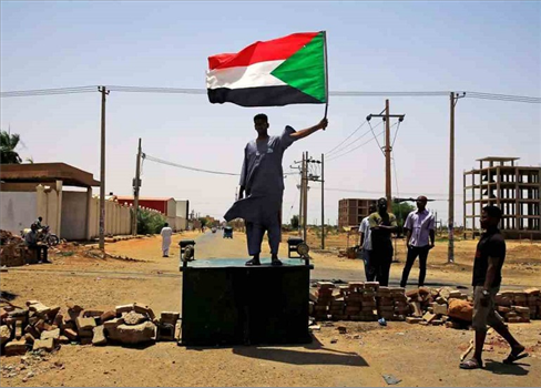 الاتحاد الإفريقي يعلق عضوية السودان