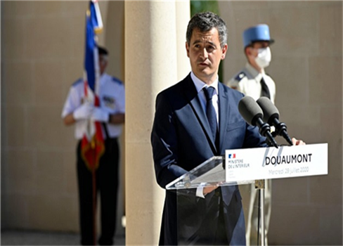 وزير الداخلية الفرنسي: نحن في حرب مع 