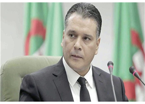 بوشارب يتمرد على الحزب الحاكم ويرفض ترك البرلمان الجزائري