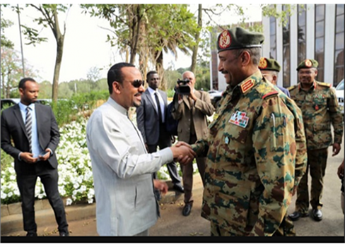 جهود وساطة بالسودان.. رئيس وزراء إثيوبيا يصل الخرطوم