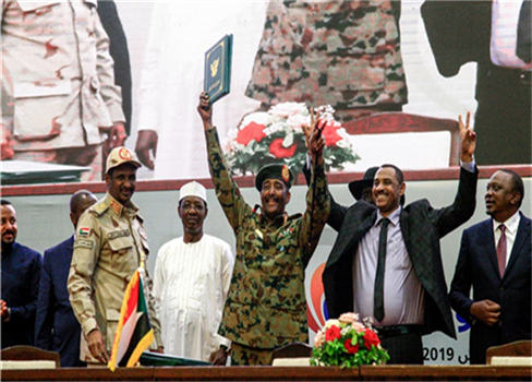 السودان.. توقيع تاريخي على الاتفاق الانتقالي
