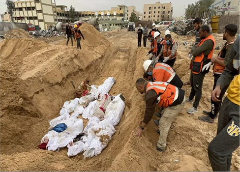 الاحتلال يرتكب جريمة نكراء بغزة بنبش القبور وسرقة الجثامين