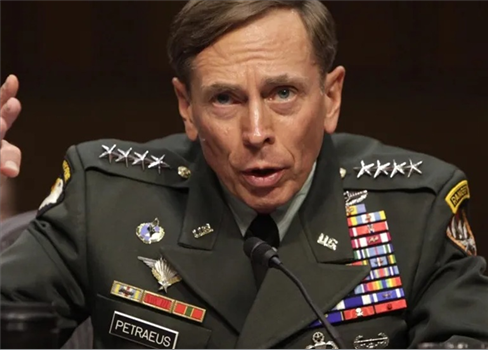 بين عقيدو بترايوس وصمود المقاومة.. أين تتجه معركة غزة؟!