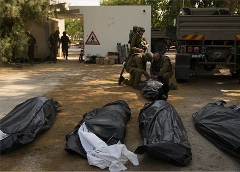 الجيش الصهيوني ينشر أسماء 11 جندياً قتلوا في معارك أمس بغزة