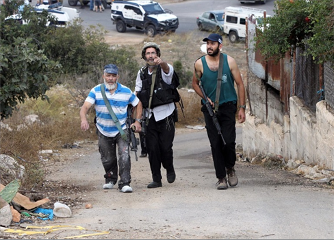 عصابات استيطانية تهاجم بيوت الفلسطينيين في الضفة