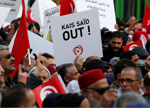 مظاهرات للمطالبة بالإفراج عن 20 معارضاً في تونس