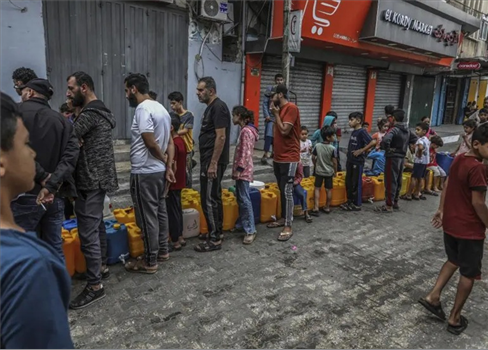 الجيش الصهيوني يقطع إمدادات المياه عن قطاع غزة