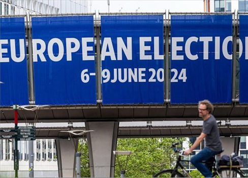 صحيفة: أوروبا مقبلة على منعطف يميني خطير