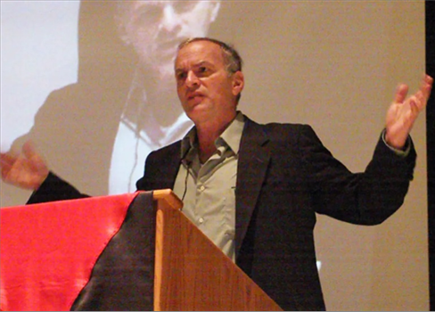 نورمان فينكلشتاين… أكاديمي يهودي يحطم سردية الصهيونية