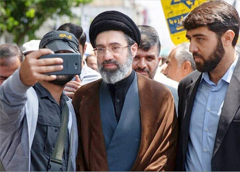 المرشد الجديد … رسالة تحدي ترسلها إيران لواشنطن