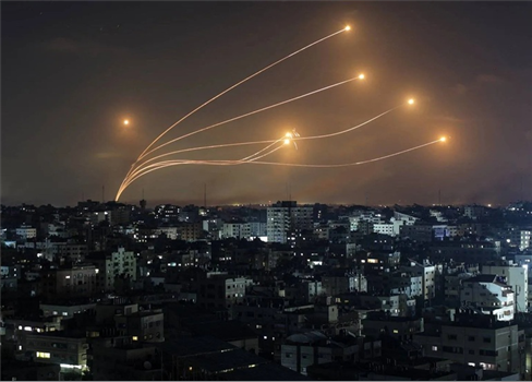 مقتل صهيوني في قصف إيراني على تل أبيب