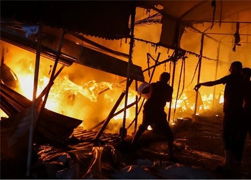 6 شهداء في قصف صهيوني على خيام النازحين جنوب غزة