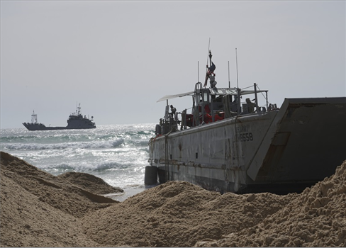 الرصيف الأمريكي.. وجه قبيح للخداع الأمريكي في غزة  