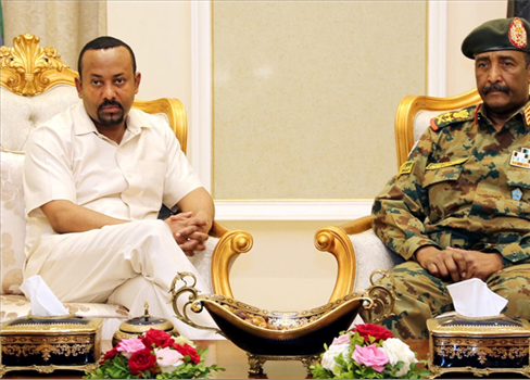 آبي أحمد يصل بورتسودان للقاء البرهان