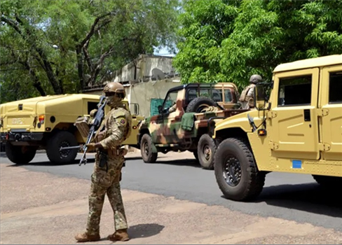 فرنسا قلقة من سيطرة الجماعات الجهادية على باماكو
