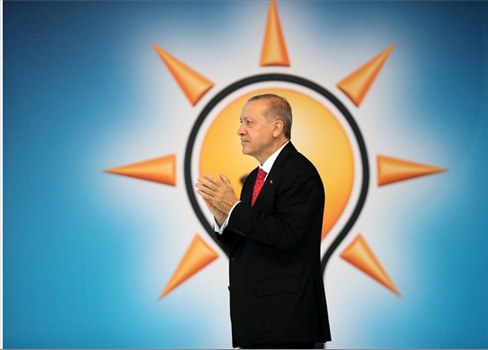 الحزب الحاكم في تركيا يقيل أحد مسؤوليه بسبب 