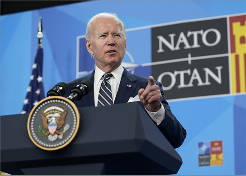 بايدن يشيد بــــــ