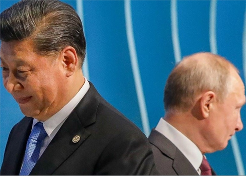 مايكل شيريدان يتساءل.. هل يتصالح الدب والتنين؟!