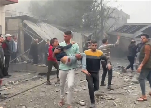 26 شهيداً في قصف صهيوني لمدرسة تؤوي نازحين وسط القطاع