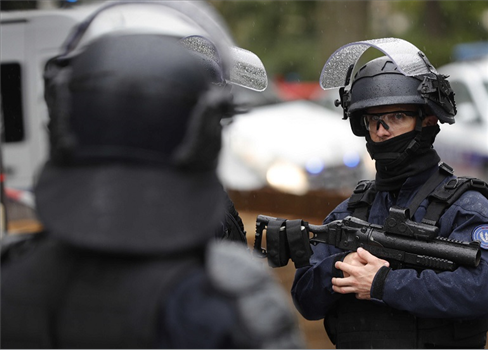 لأنه مسيحي.. الادعاء العام الفرنسي يرفض اتهام طاعن الأطفال بالإرهاب