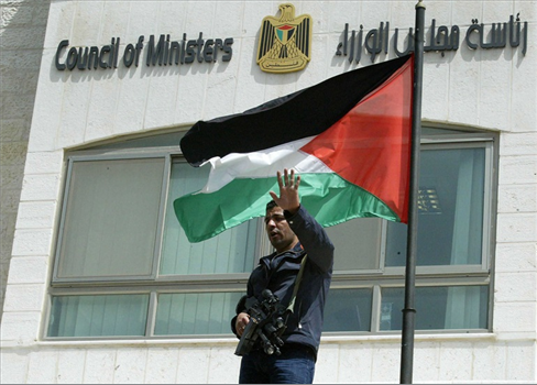 الحكومة الصهيونية تتوعد بفرض عقوبات على السلطة الفلسطينية