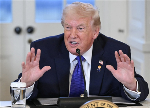 واشنطن تدرس محادثات نووية مع طهران وسط ميل ترامب للخيار العسكري