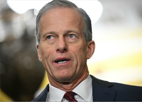 ترامب قد يواجه فيتو جون ثون في مجلس الشيوخ على قرارته