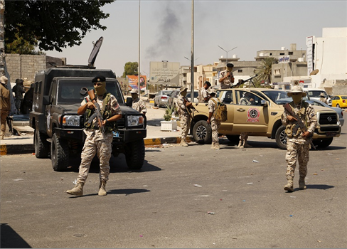 اشتباكات داخل العاصمة الليبية بعد إعتقال قائد عسكري