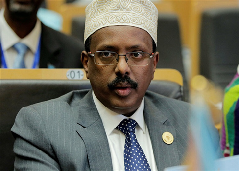 الرئيس الصومالي يقلص صلاحيات رئيس الوزراء محمد روبلي
