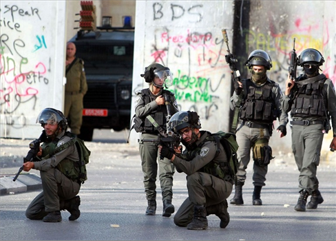 قوات الاحتلال تعيد إعتقال أسيرين فلسطينيين من أسرى 