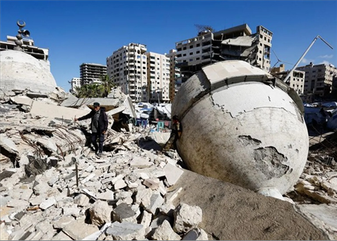 قصف مدفعي وغارات جوية على قطاع غزة