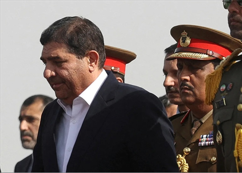 محمد مخبر يتولى مهام الرئيس الإيراني لحين انتخاب رئيس جديد