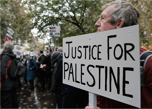 أصوات تتعالى داخل الإدارة الأمريكية لرفض الحرب على غزة