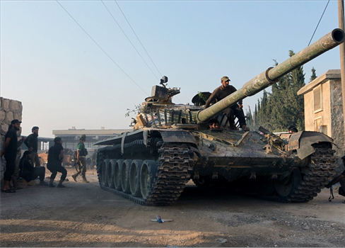 قصف مدفعي كثيف من قوات النظام السوري يستهدف ادلب