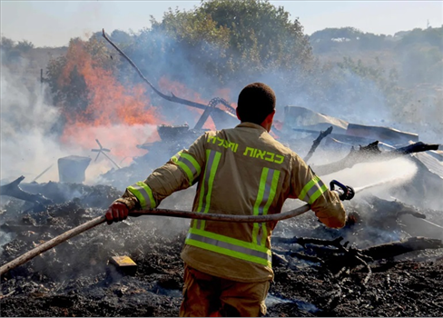 نيران الصواريخ تلتهم مساحات واسعة شمال فلسطين المحتلة 