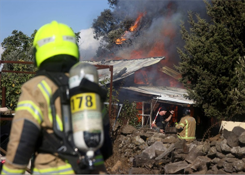 حزب الله يصعد ويقصف حيفا بعشرات الصواريخ