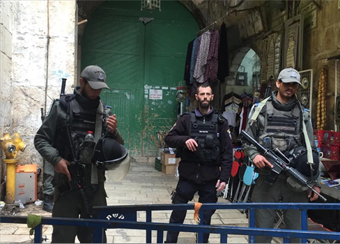 الجيش الصهيوني يشدد إجراءاته العسكرية في محيط المسجد الأقصى