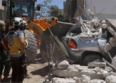 11 قتيلا في قصف روسي على سوق للخضار غرب سوريا