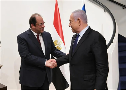 الوفد الصهيوني يشارك في مفاوضات التهدئة المنعقدة في القاهرة