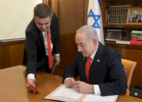 المتحدث باسم نتنياهو يستقيل لأنه شبه اليهود المغاربة أتباع نتنياهو بـــ