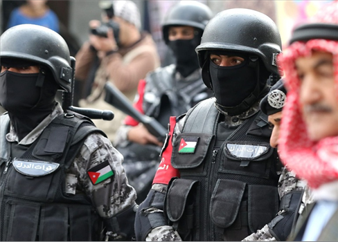 قتلى وجرحى في اشتباكات مسلحة بين الأمن الأردني وعناصر