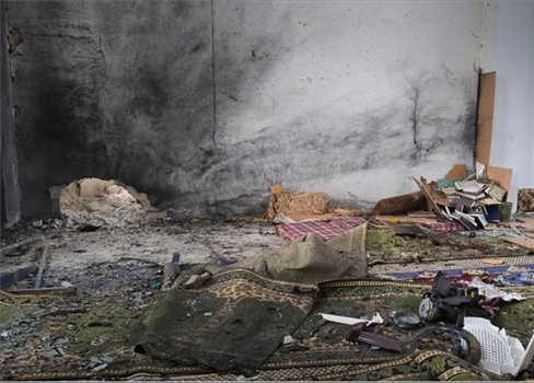 تفجير يستهدف أحد مساجد حمص وسط سوريا