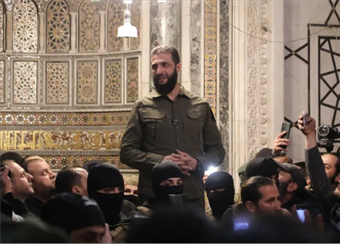 المقاتلين الأجانب.. ملف شائك هل يترك الشرع حله بيد الأمريكيين؟!  