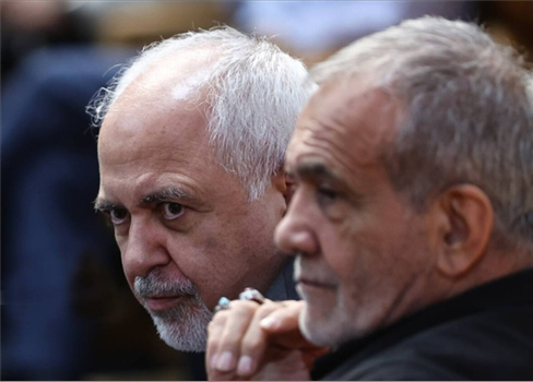 ظريف يعود لصدارة النخبة الدبلوماسية في طهران