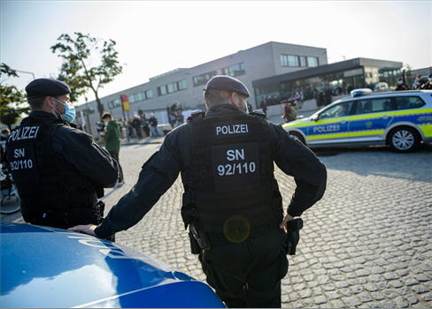 مداهمة مقرات منظمة نازية متطرفة ينتمي إليها عشرات الآلاف من الألمان